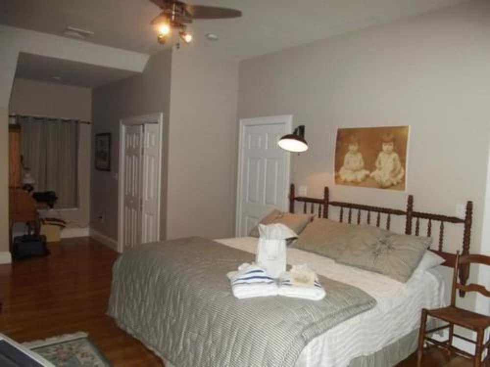 Josephine'S On The Bay Bed And Breakfast Hull Εξωτερικό φωτογραφία