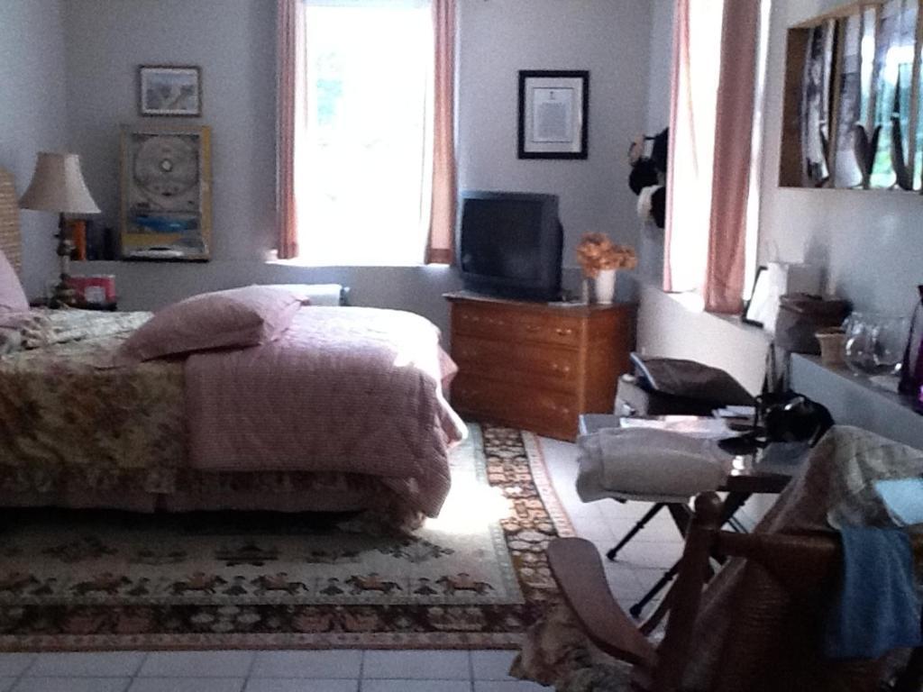 Josephine'S On The Bay Bed And Breakfast Hull Δωμάτιο φωτογραφία