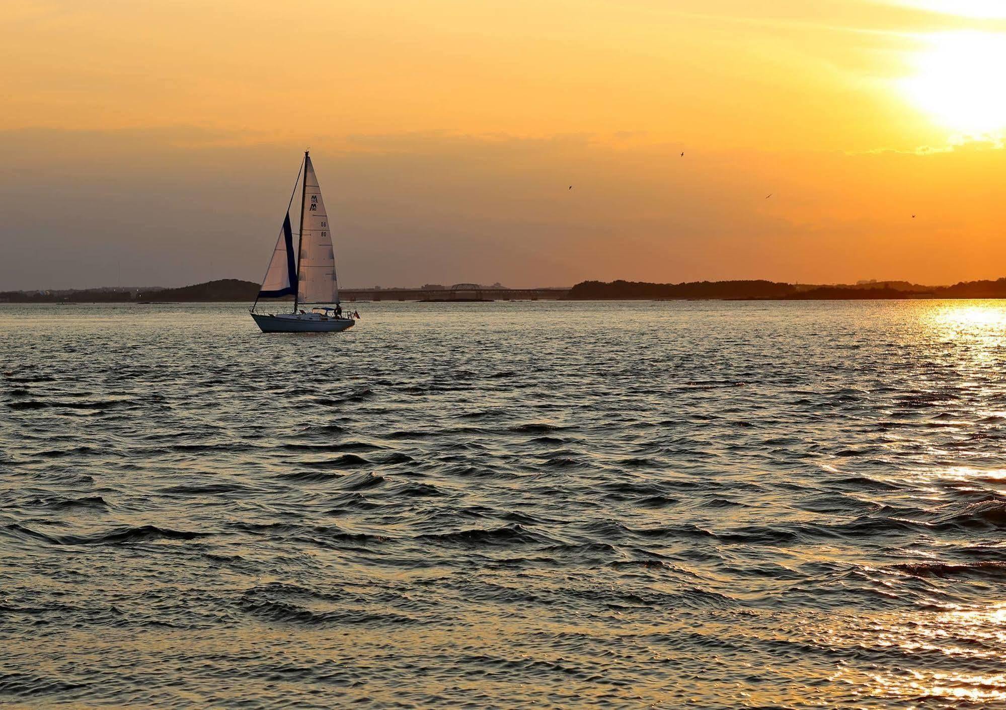 Josephine'S On The Bay Bed And Breakfast Hull Εξωτερικό φωτογραφία